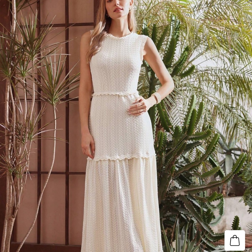 Elegant Ivory Sleeveless Maxi Dress